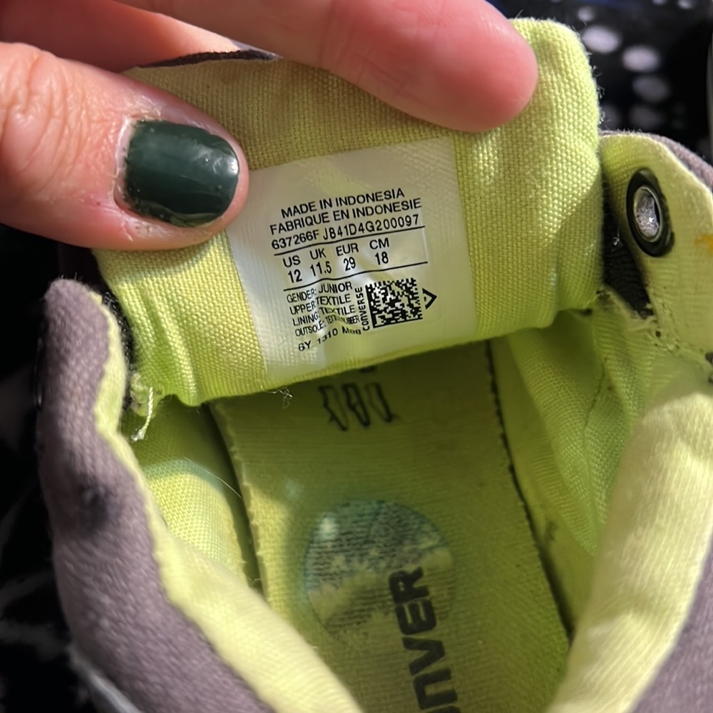 Converse - Picture 2 of 4